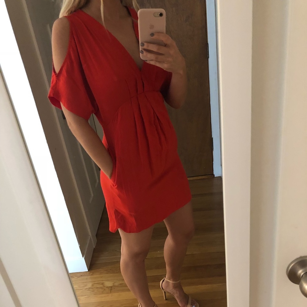 Lulu’s- Red Cut Out Shoulder Dress, Size XS